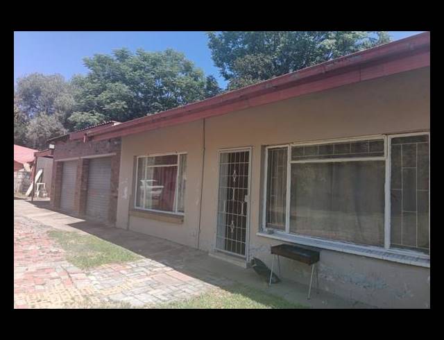 6 BEDROOM HOUSE FOR SALE IN BO-DORP